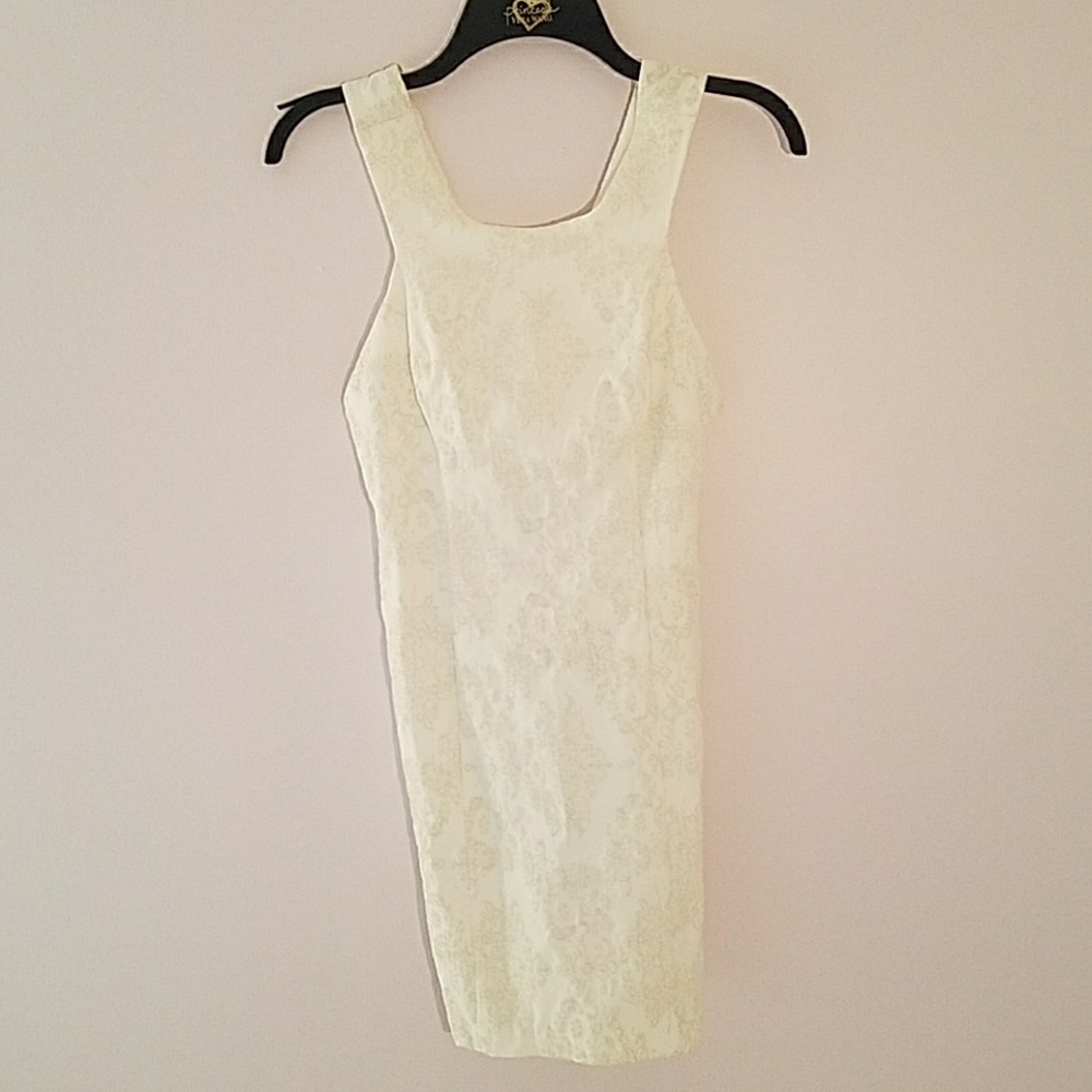 Ark & Co. White body-con dress《 size M
